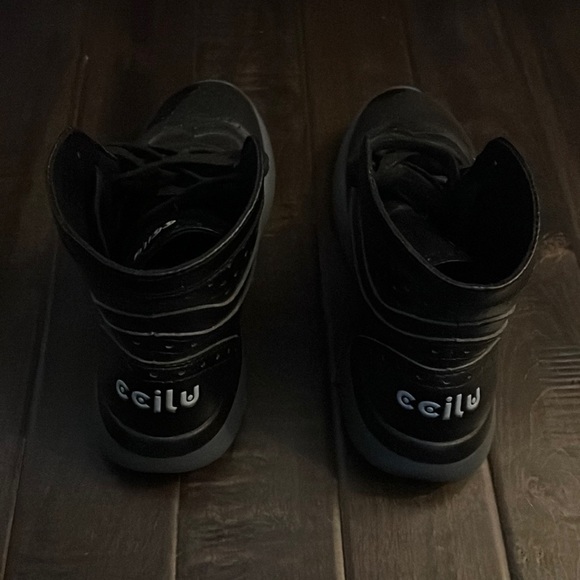 Black high top sneaker boots - Picture 1 of 3